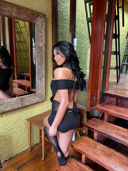 #002